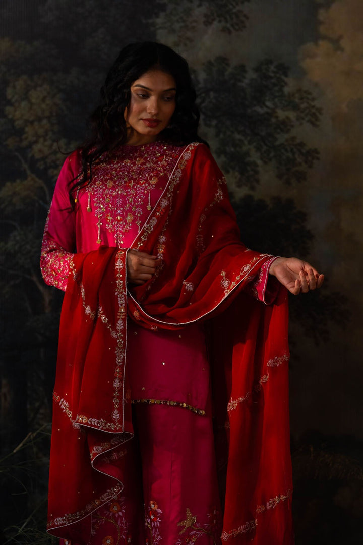 INAYA
