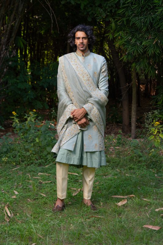 Buy Embroidered Sherwani | Manjum | Sherwani Set | Ayush Jain