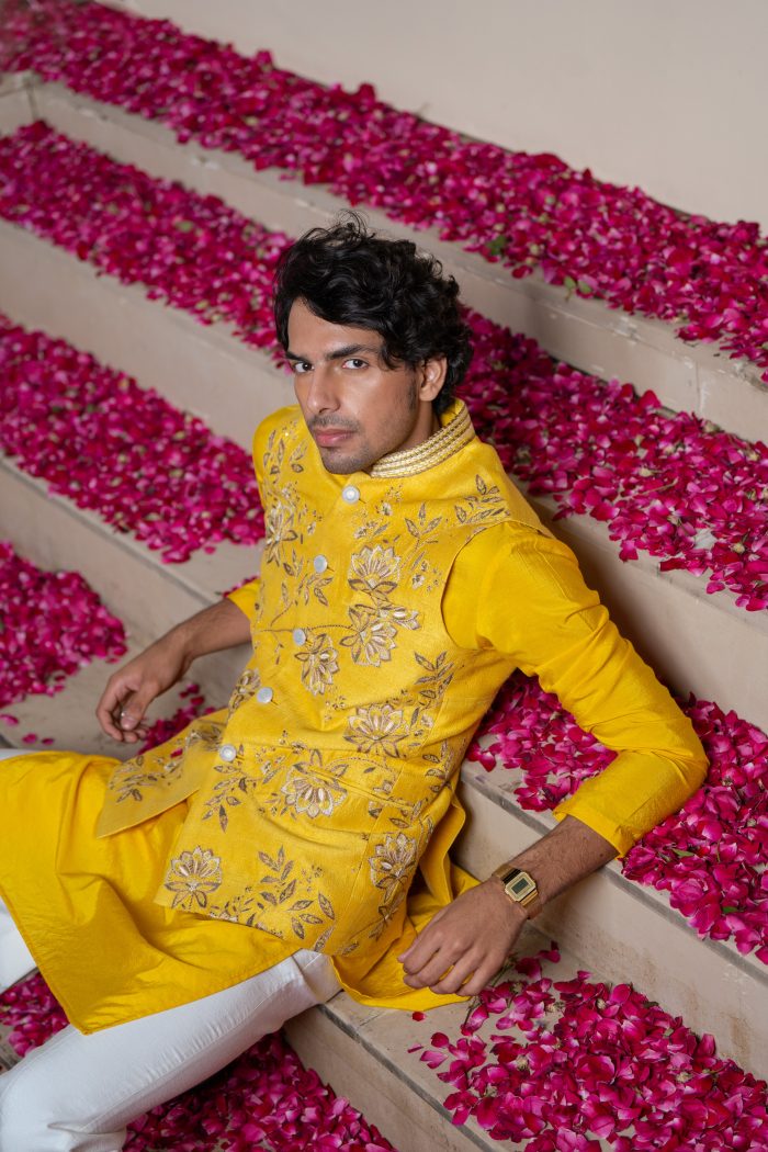 Shop Phool Bel | Yellow Bandi Set | Bandi Set For Men | Ayush Jain | houseofayushjain