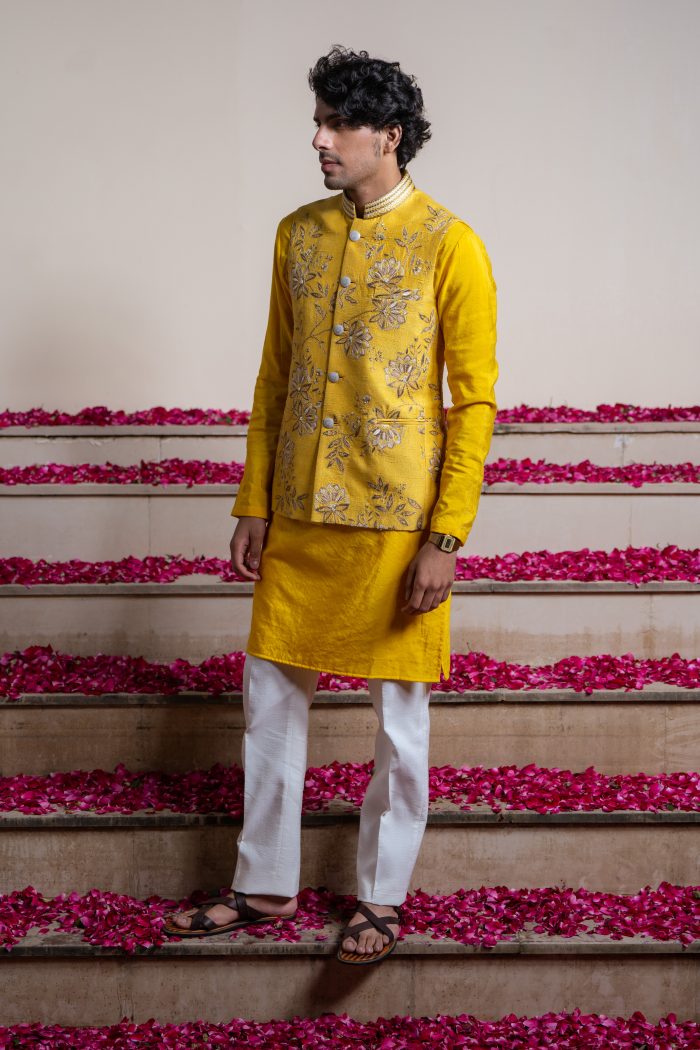 Shop Phool Bel | Yellow Bandi Set | Bandi Set For Men | Ayush Jain | houseofayushjain