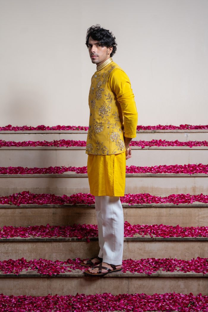 Shop Phool Bel | Yellow Bandi Set | Bandi Set For Men | Ayush Jain | houseofayushjain