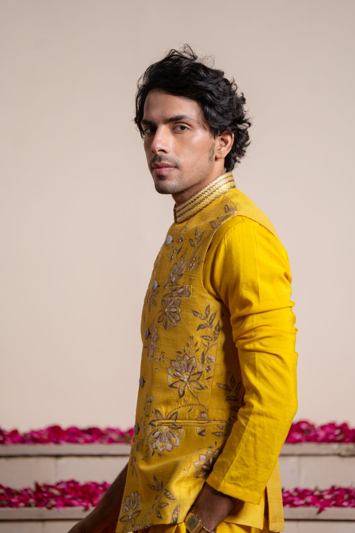 Shop Phool Bel | Yellow Bandi Set | Bandi Set For Men | Ayush Jain | houseofayushjain