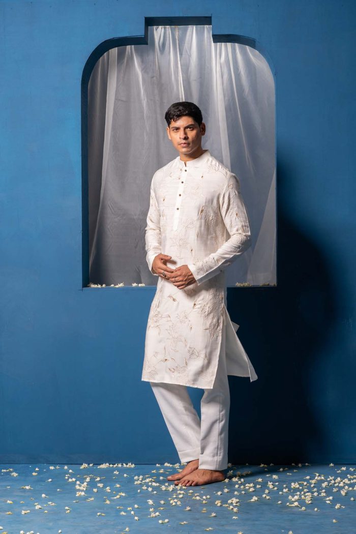 Buy Sukoon Kurta | Golden Handwork Kurta | houseofayushjain