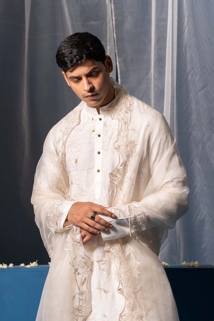 Buy Sukoon Kurta Set | White Kurta With Organza | Ayush Jain