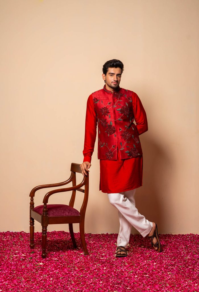 Shop Gulzar Bandi Set | Unique Red Bandi | houseofayushjain