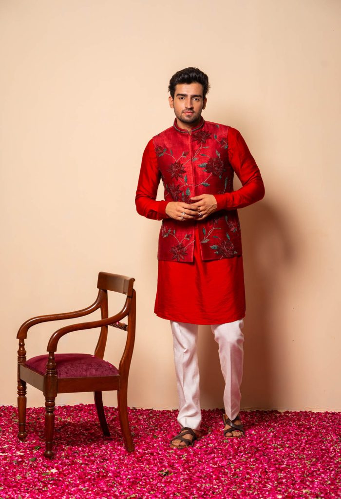 Shop Gulzar Bandi Set | Unique Red Bandi | houseofayushjain