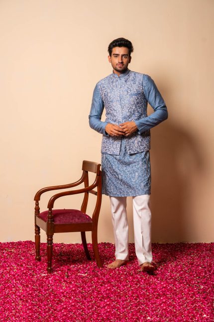 Shop Aangan Bandi Set | Stylish Blue Bandi | houseofayushjain